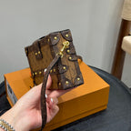 Fashionable Four-Leaf Clover Crossbody Bag