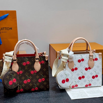 Fashionable Four-Leaf Clover Handbag