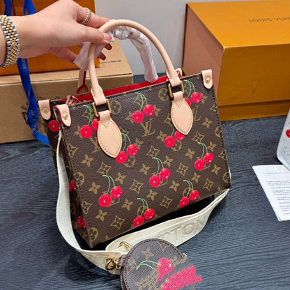 Fashionable Four-Leaf Clover Handbag