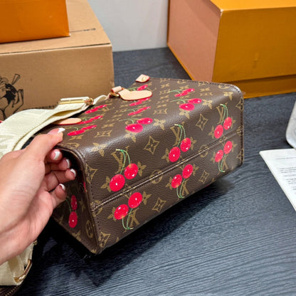 Fashionable Four-Leaf Clover Handbag