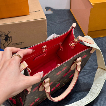 Fashionable Four-Leaf Clover Handbag