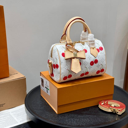 Fashionable Four-Leaf Clover Handbag