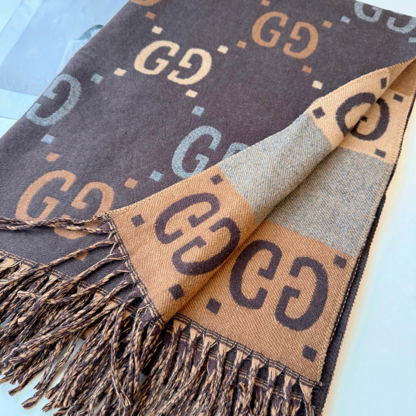 Fashionable GG Lettering Scarf
