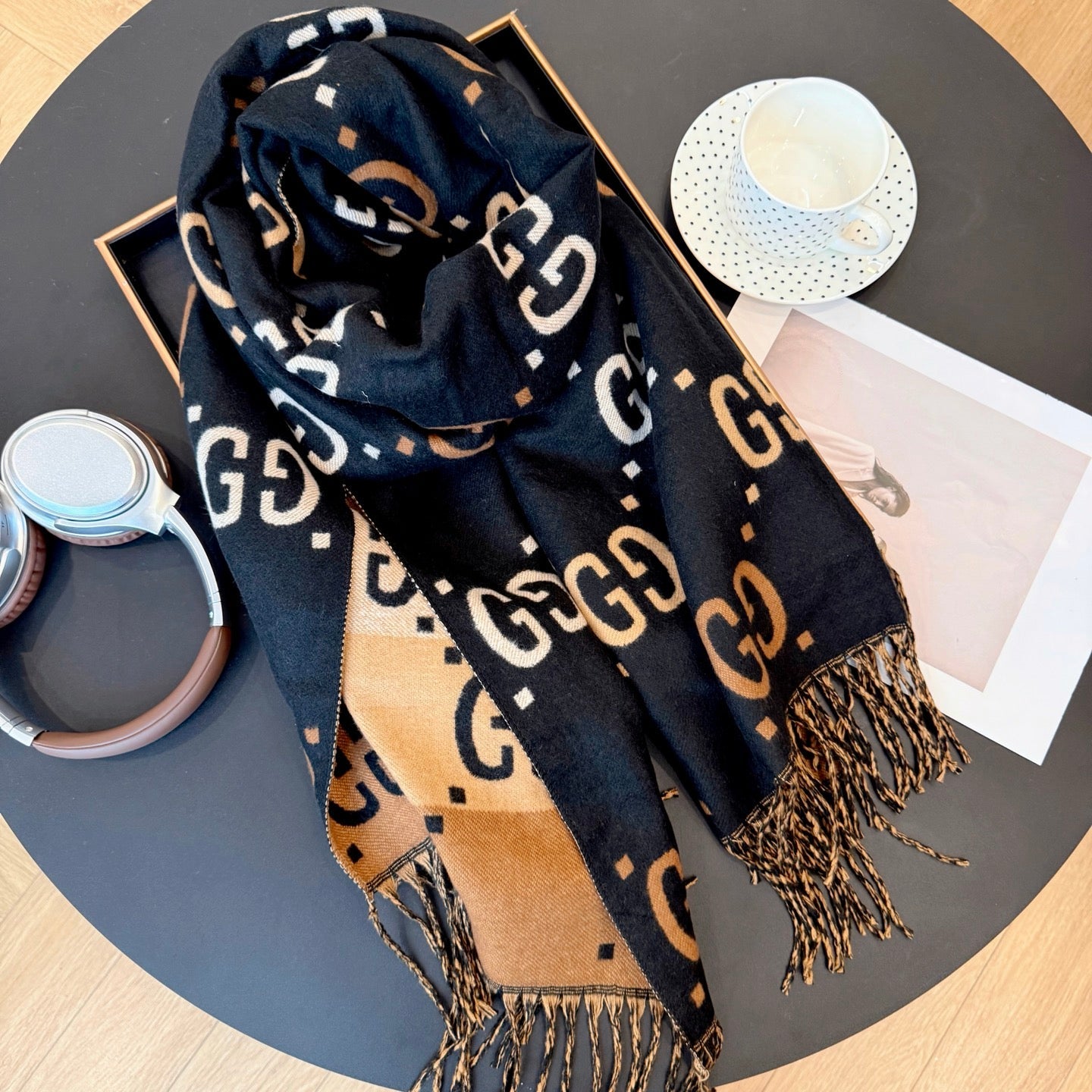 Fashionable GG Lettering Scarf