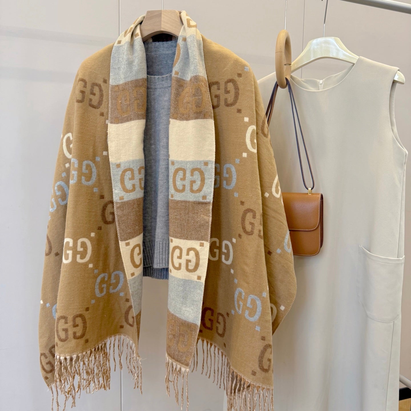 Fashionable GG Lettering Scarf