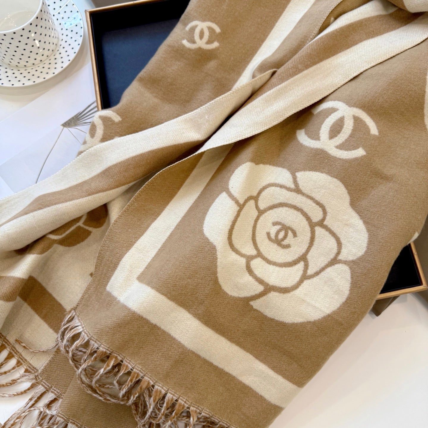 Fashionable CC Letter Scarf
