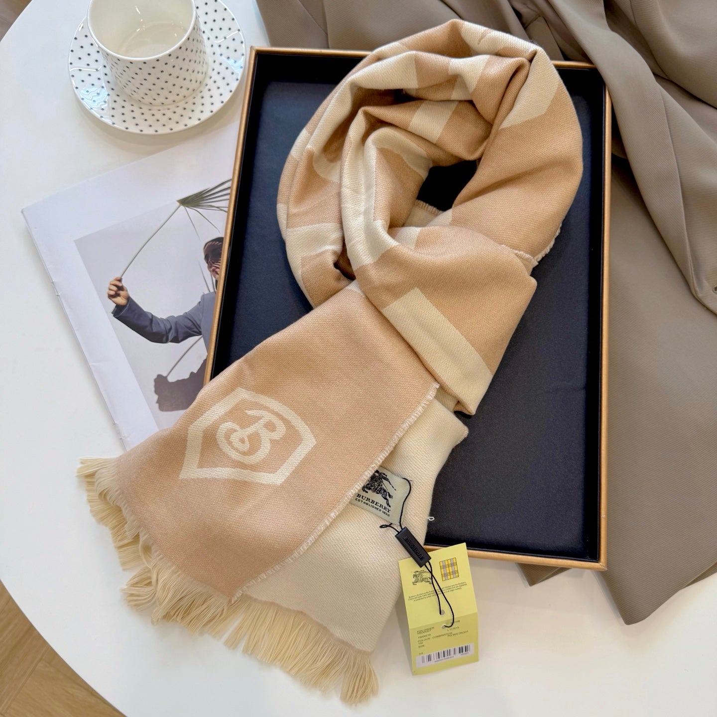 Fashionable BUR Letter Scarf