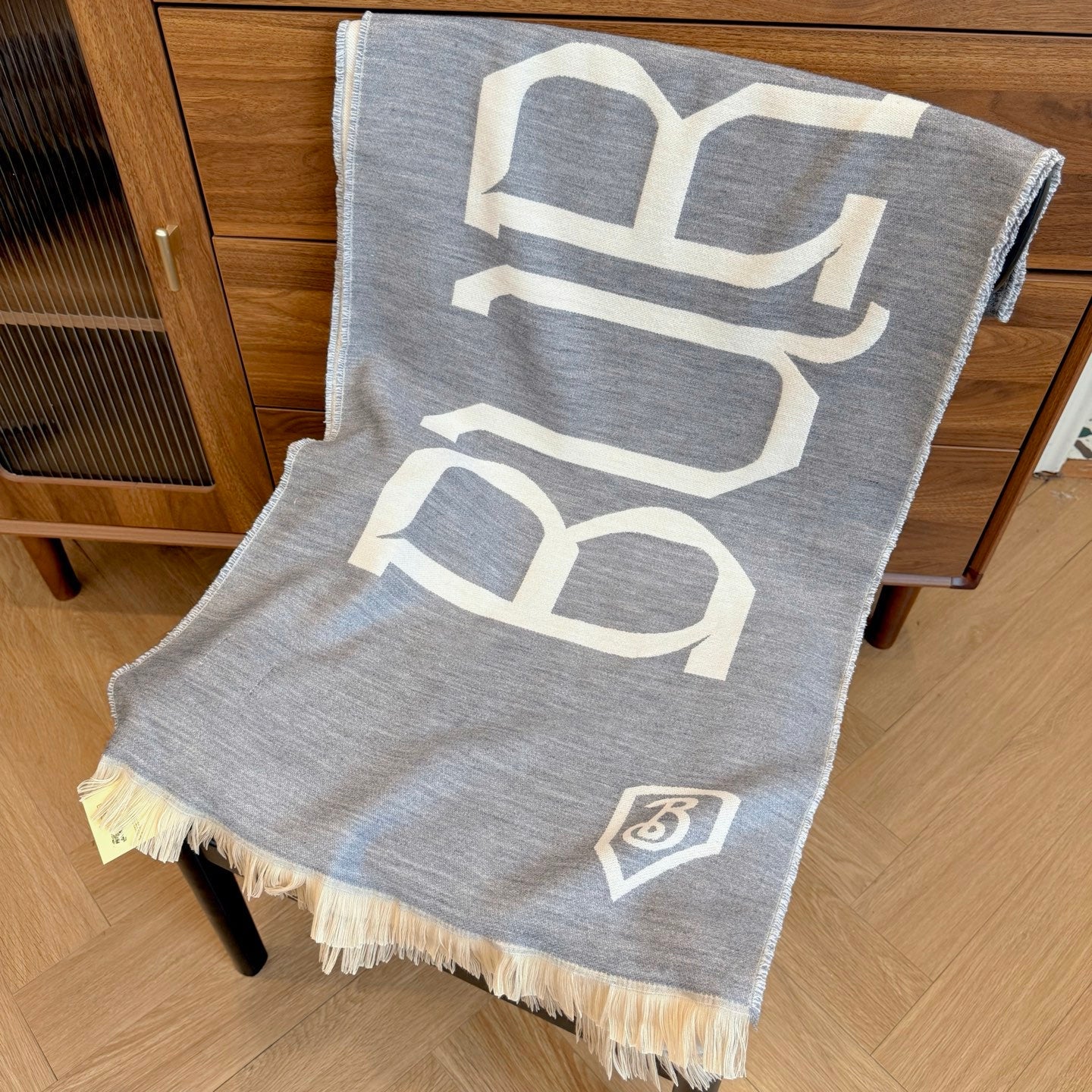 Fashionable BUR Letter Scarf
