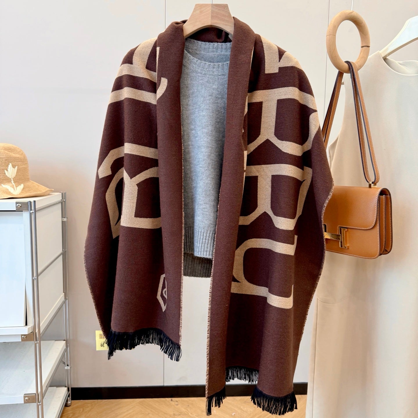 Fashionable BUR Letter Scarf