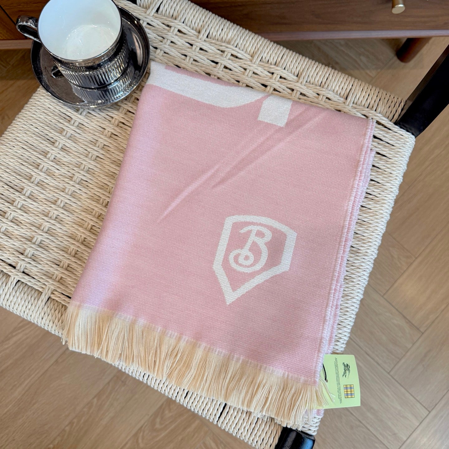 Fashionable BUR Letter Scarf