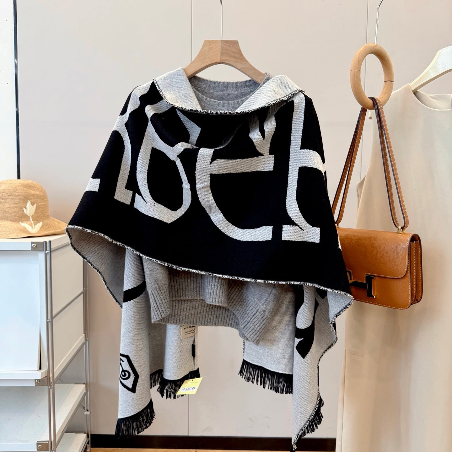 Fashionable BUR Letter Scarf
