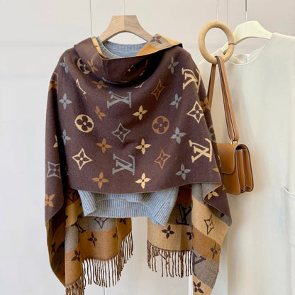 Fashionable Four-Leaf Clover Letter Scarf