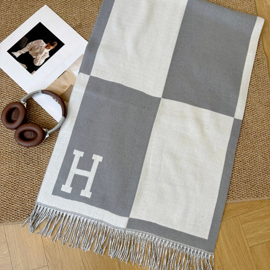 Fashionable H-Shaped Scarf