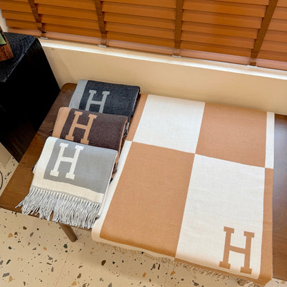 Fashionable H-Shaped Scarf