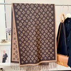 Fashionable Four-Leaf Clover Letter Scarf