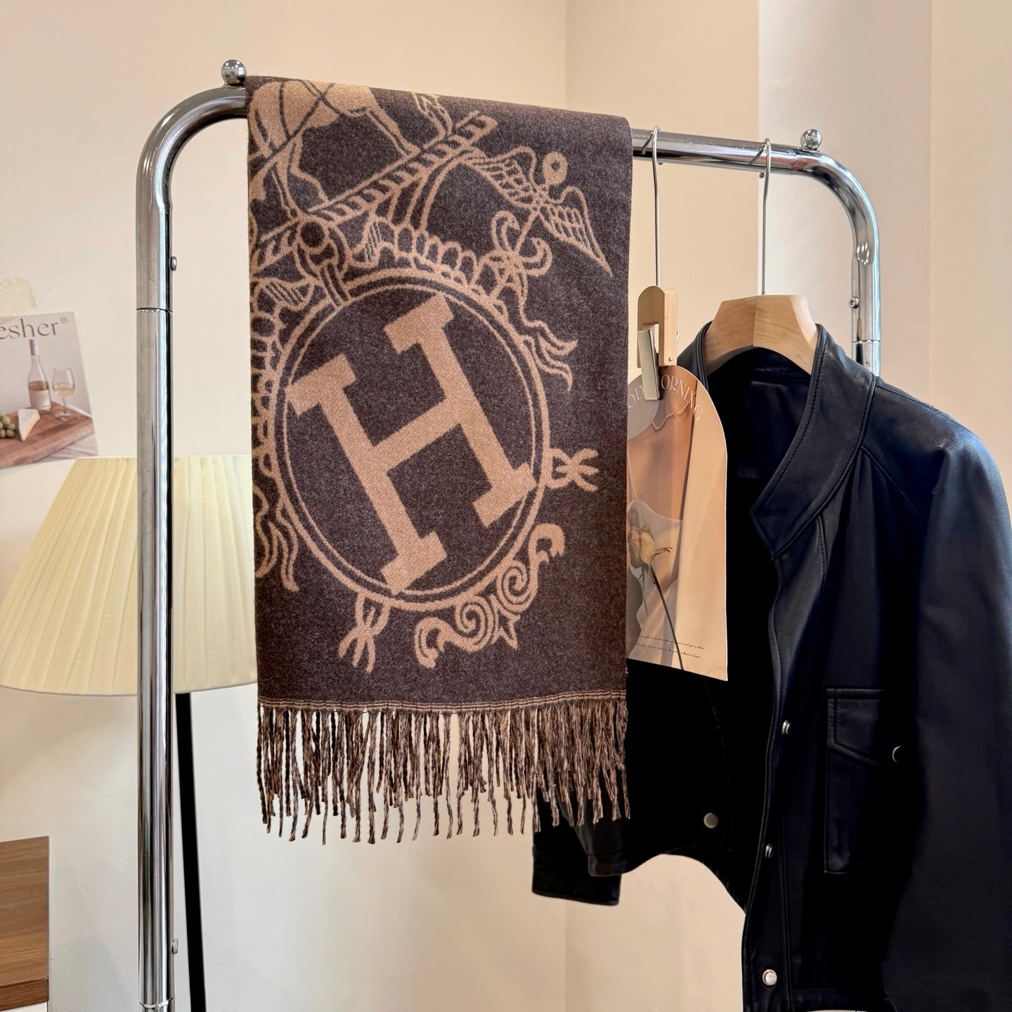 Fashionable H-shaped Scarf