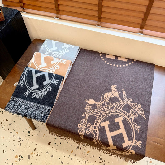 Fashionable H-shaped Scarf