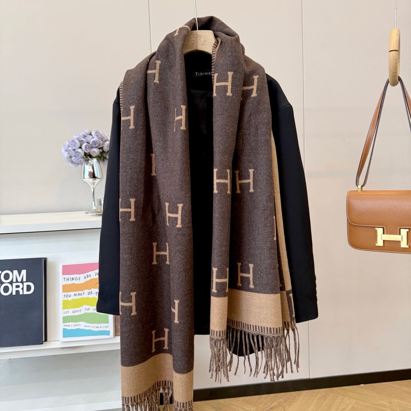 Fashionable H-shaped Scarf
