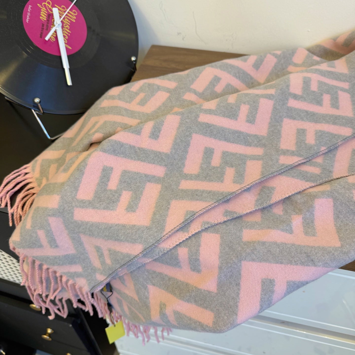 Fashionable FF Letter Scarf