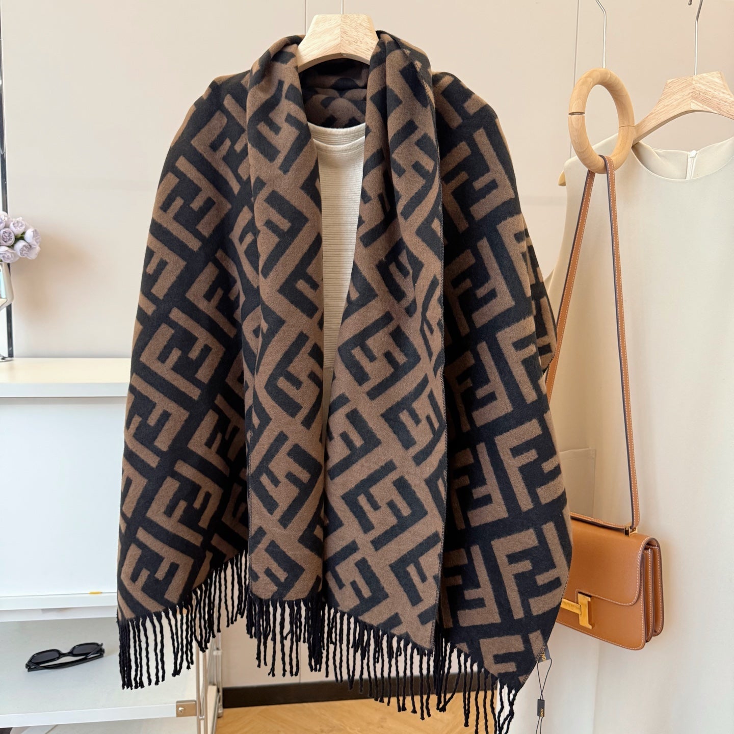 Fashionable FF Letter Scarf