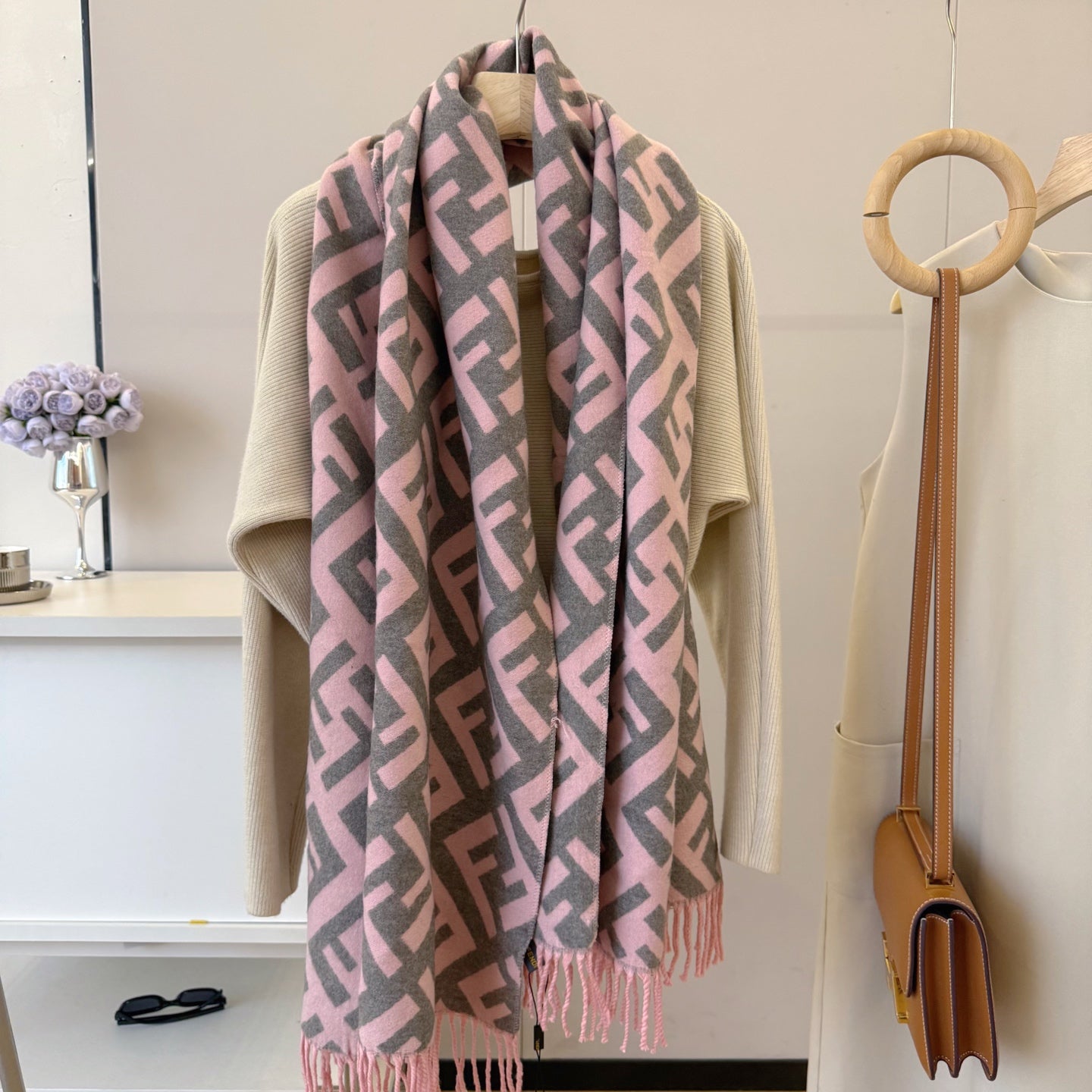 Fashionable FF Letter Scarf