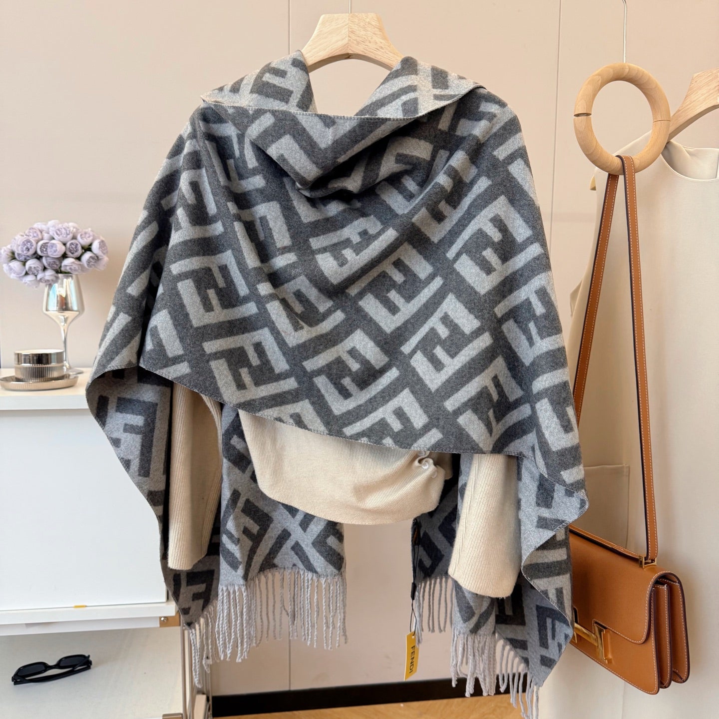 Fashionable FF Letter Scarf