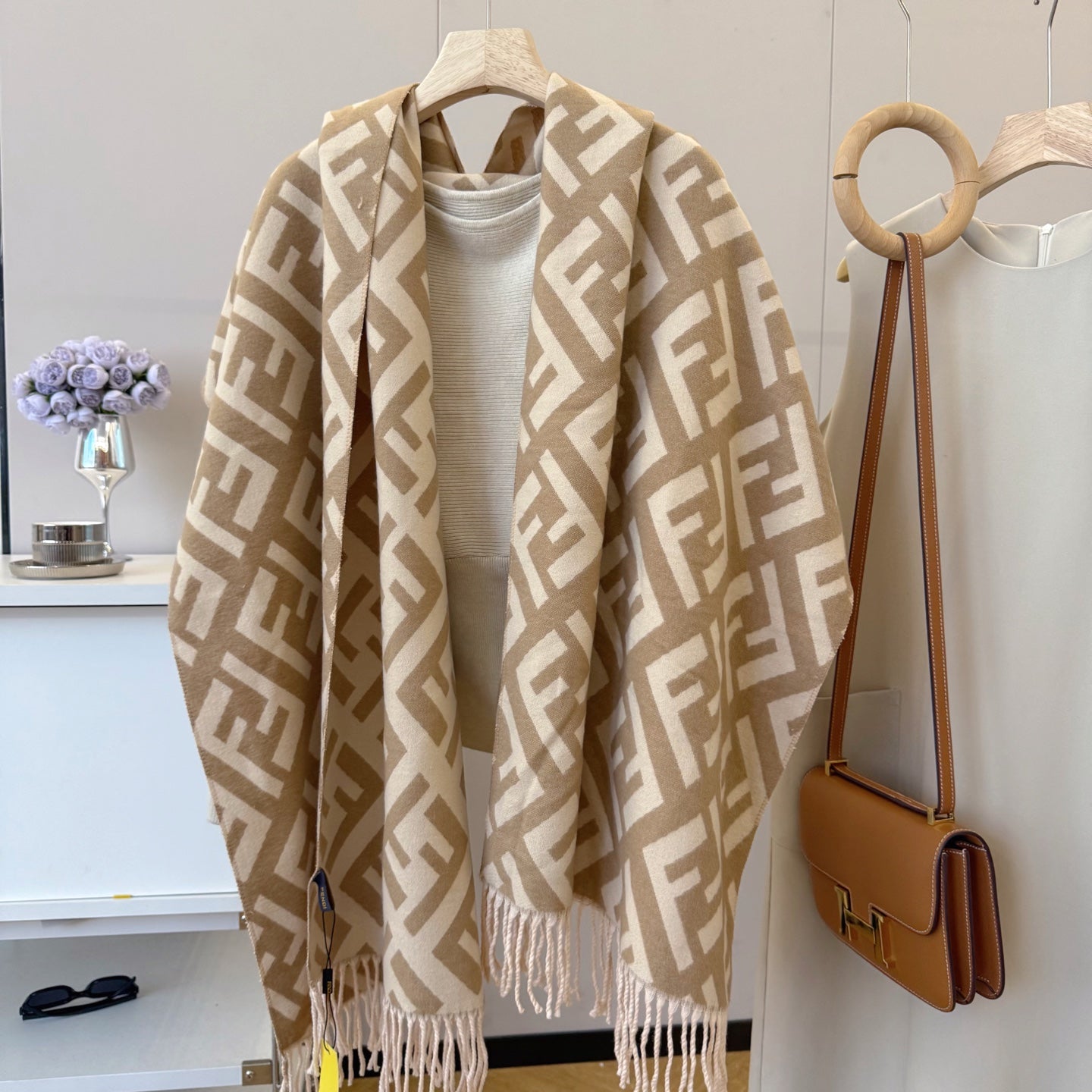 Fashionable FF Letter Scarf