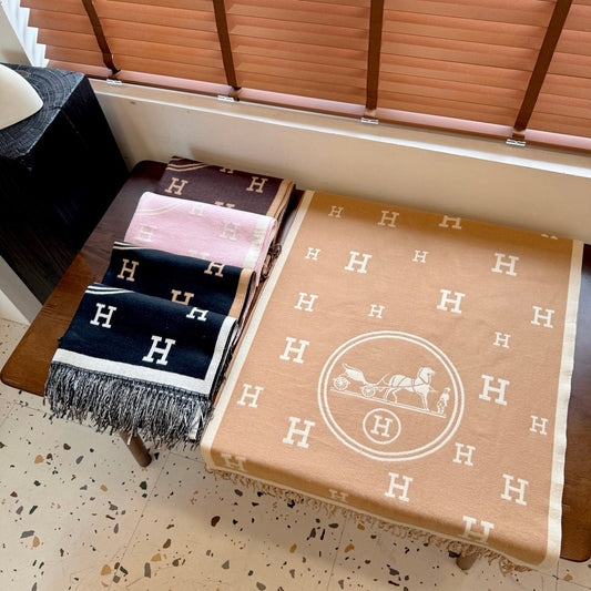 Fashionable H-Shaped Scarf