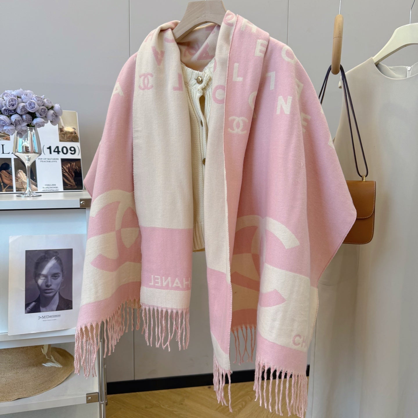 Fashionable H-Shaped Scarf