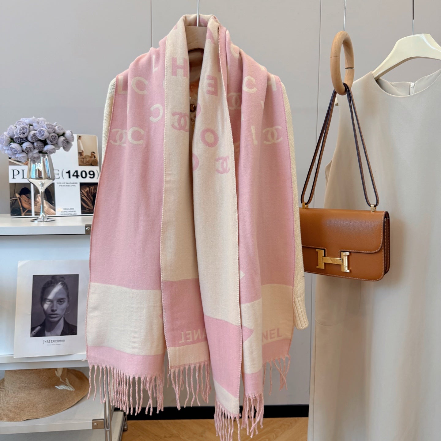 Fashionable H-Shaped Scarf