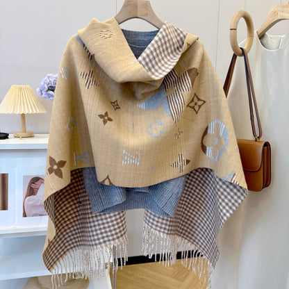 Fashionable Four-Leaf Clover Letter Scarf