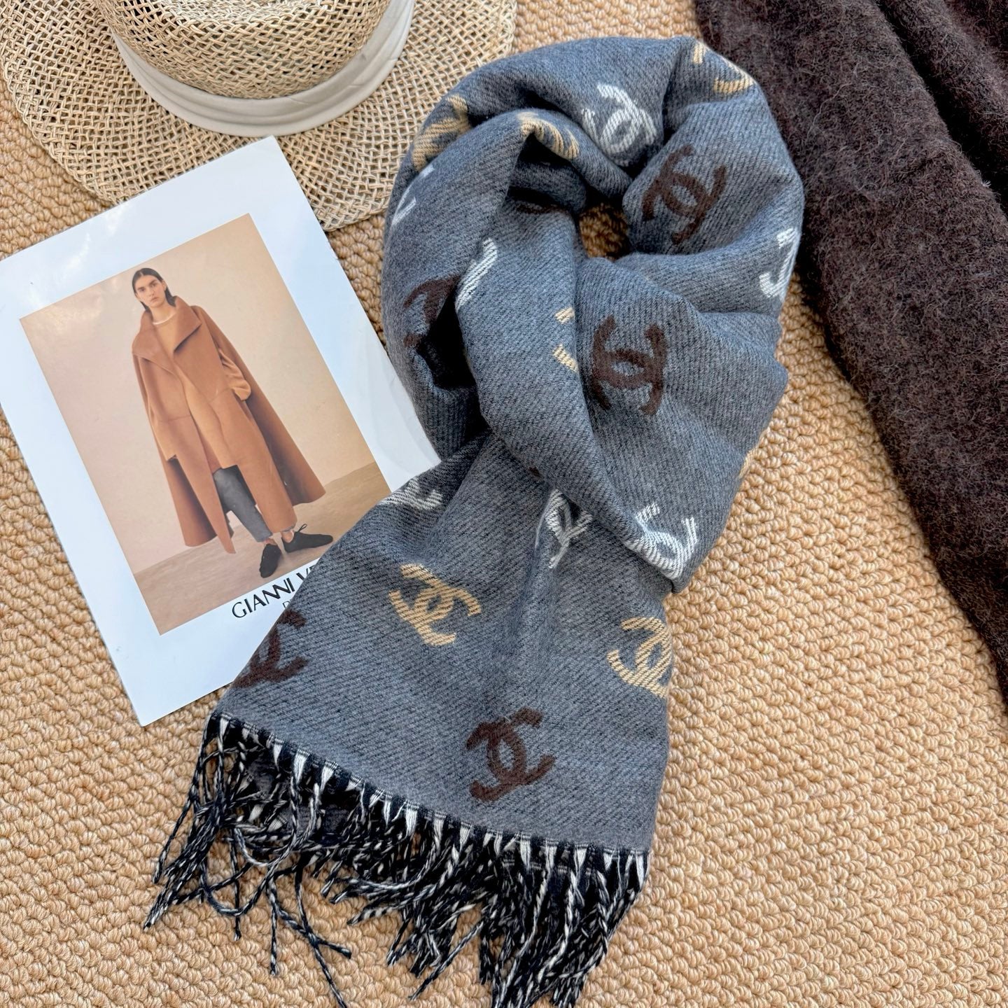 Fashionable CC Letter Scarf