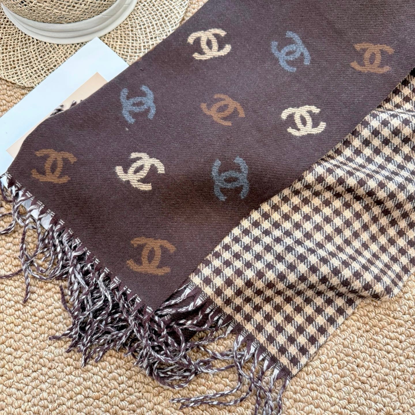 Fashionable CC Letter Scarf