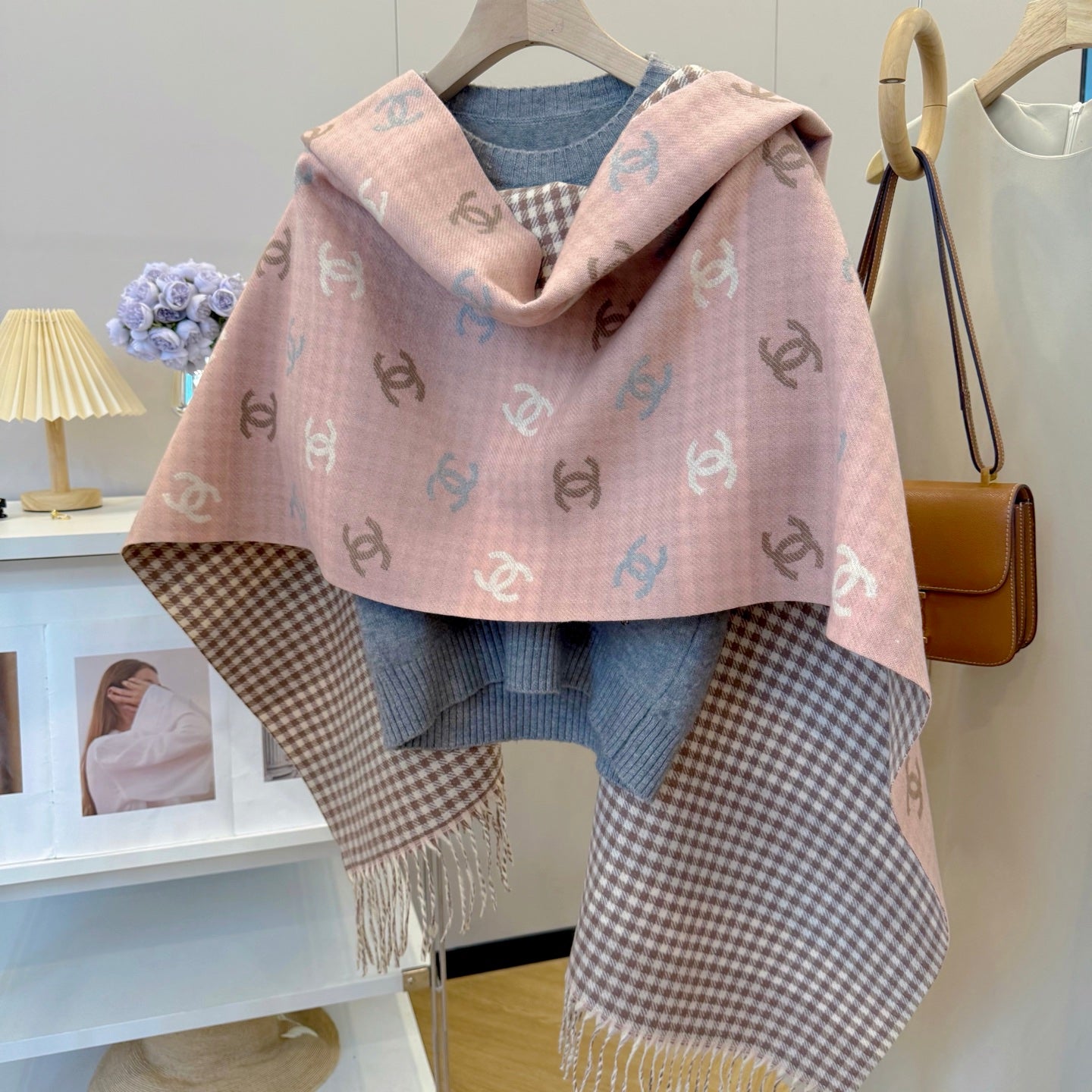 Fashionable CC Letter Scarf