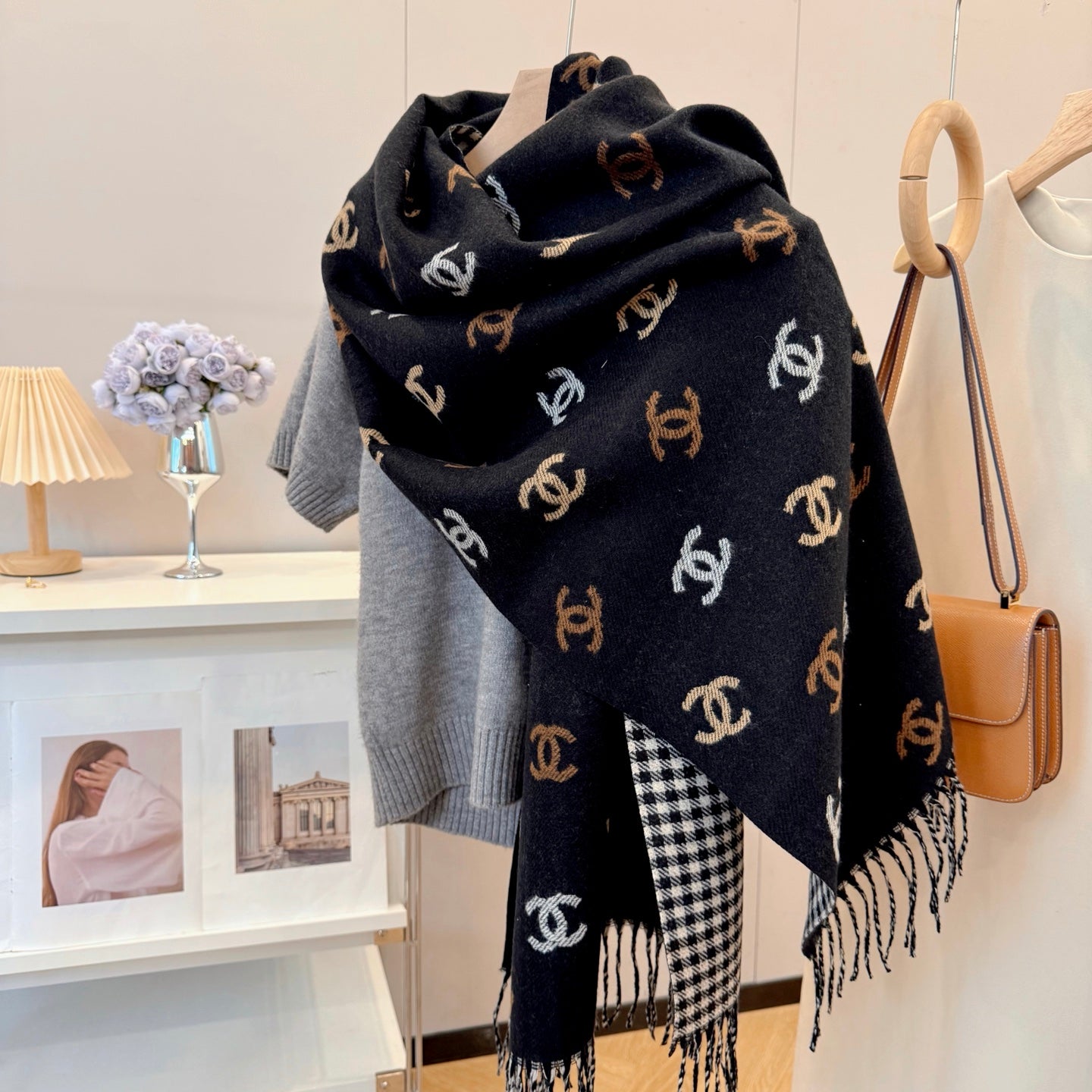 Fashionable CC Letter Scarf