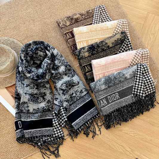 Fashionable CD Letter Scarf