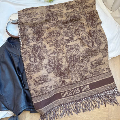 Fashionable CD Letter Scarf