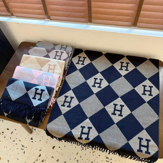 Fashionable H-Shaped Scarf