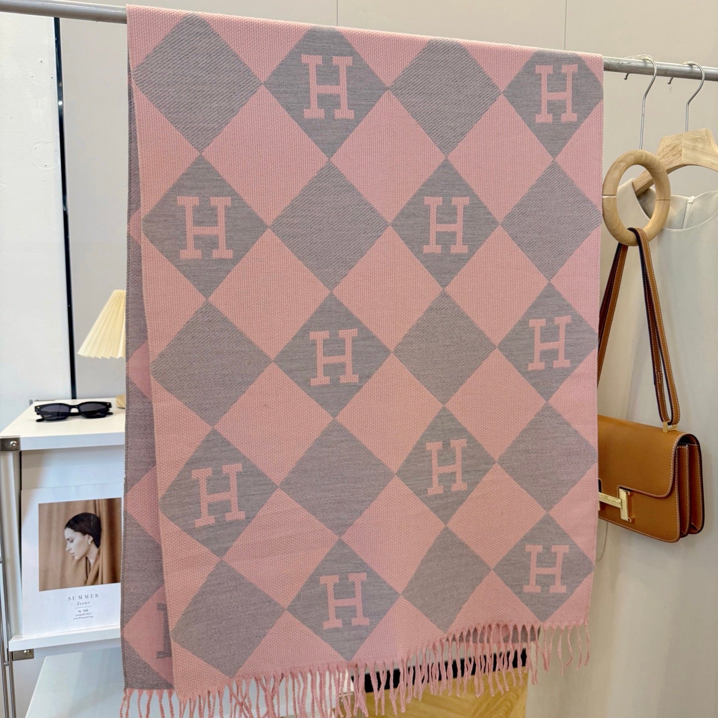 Fashionable H-Shaped Scarf