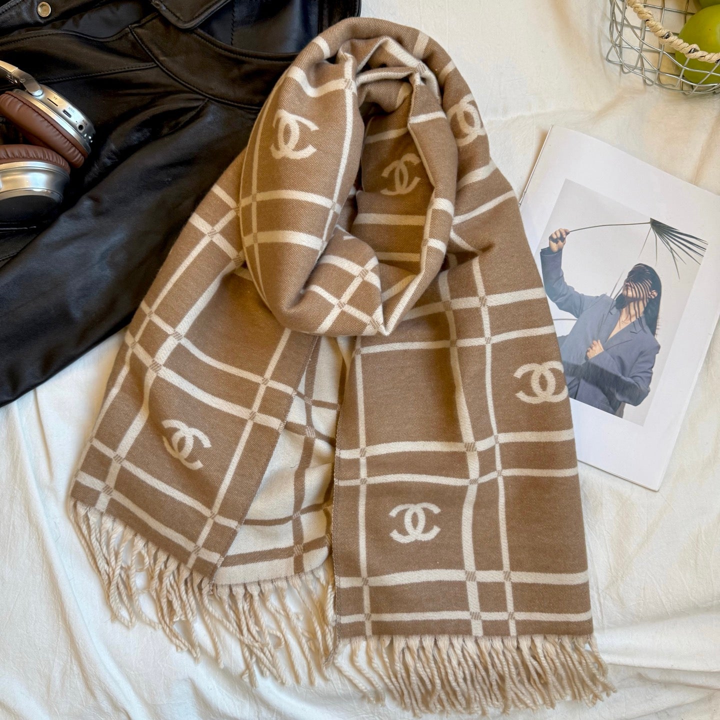 Fashionable CC Letter Scarf
