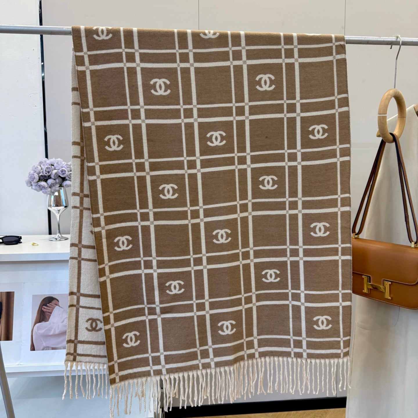 Fashionable CC Letter Scarf