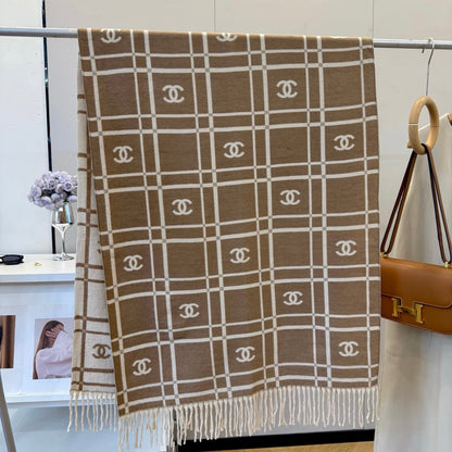 Fashionable CC Letter Scarf