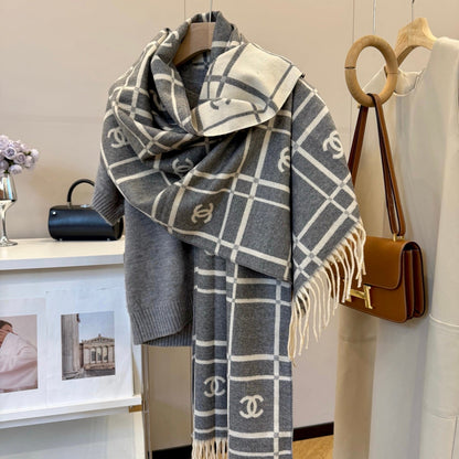 Fashionable CC Letter Scarf