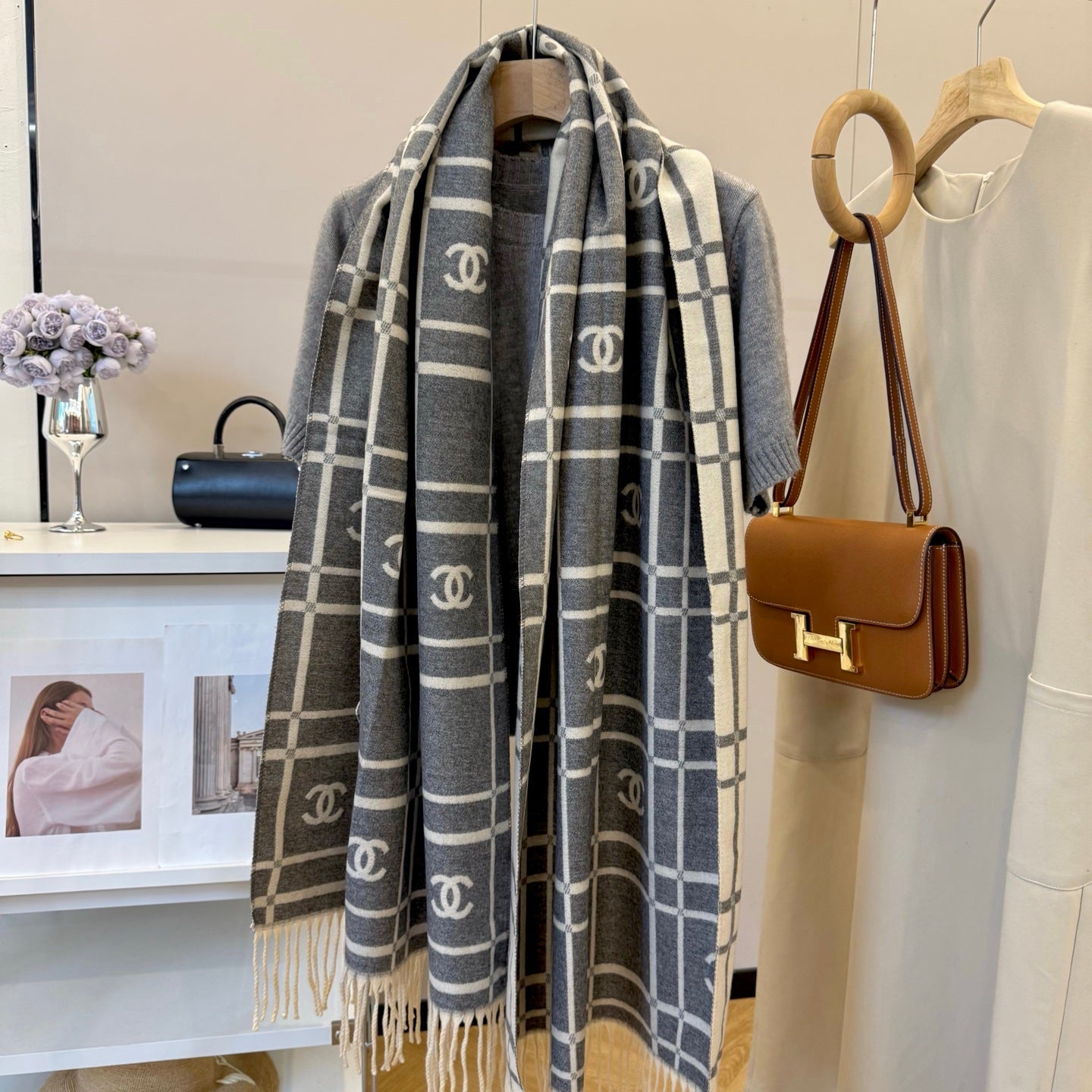 Fashionable CC Letter Scarf