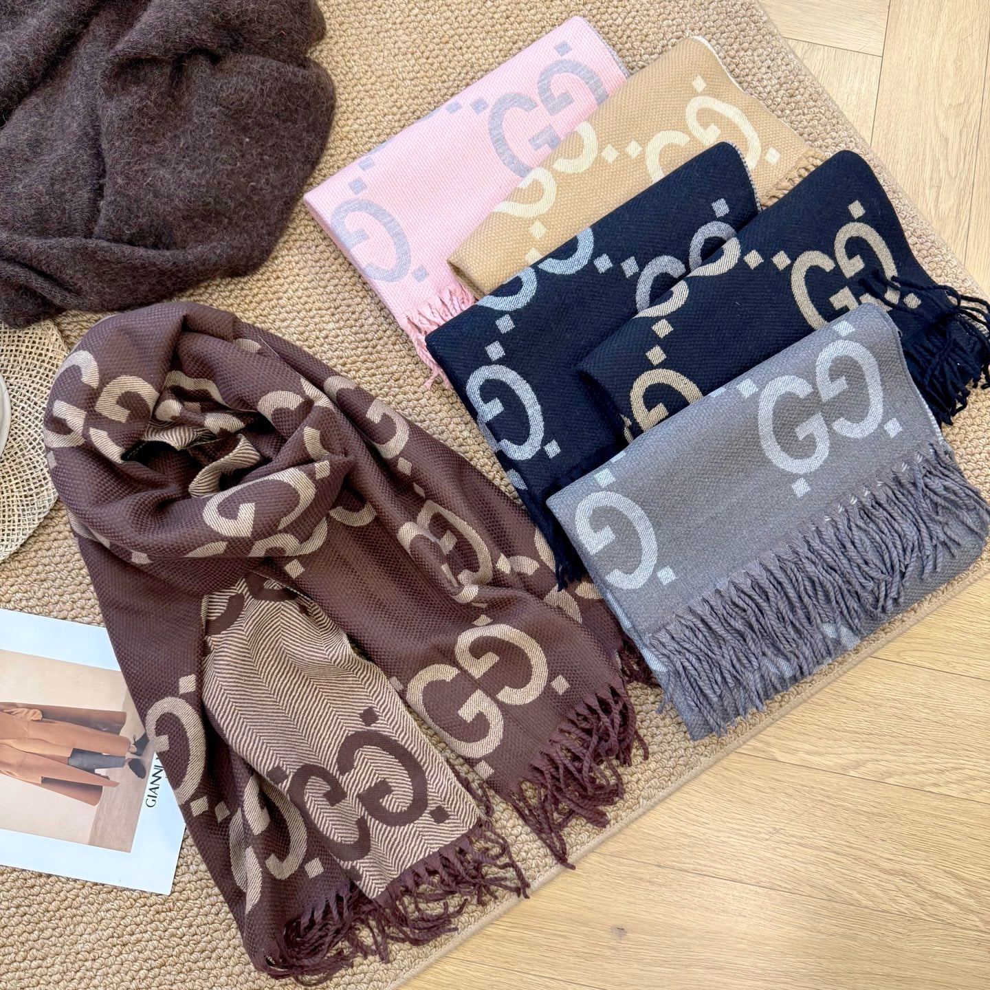 Fashionable GG Lettering Scarf