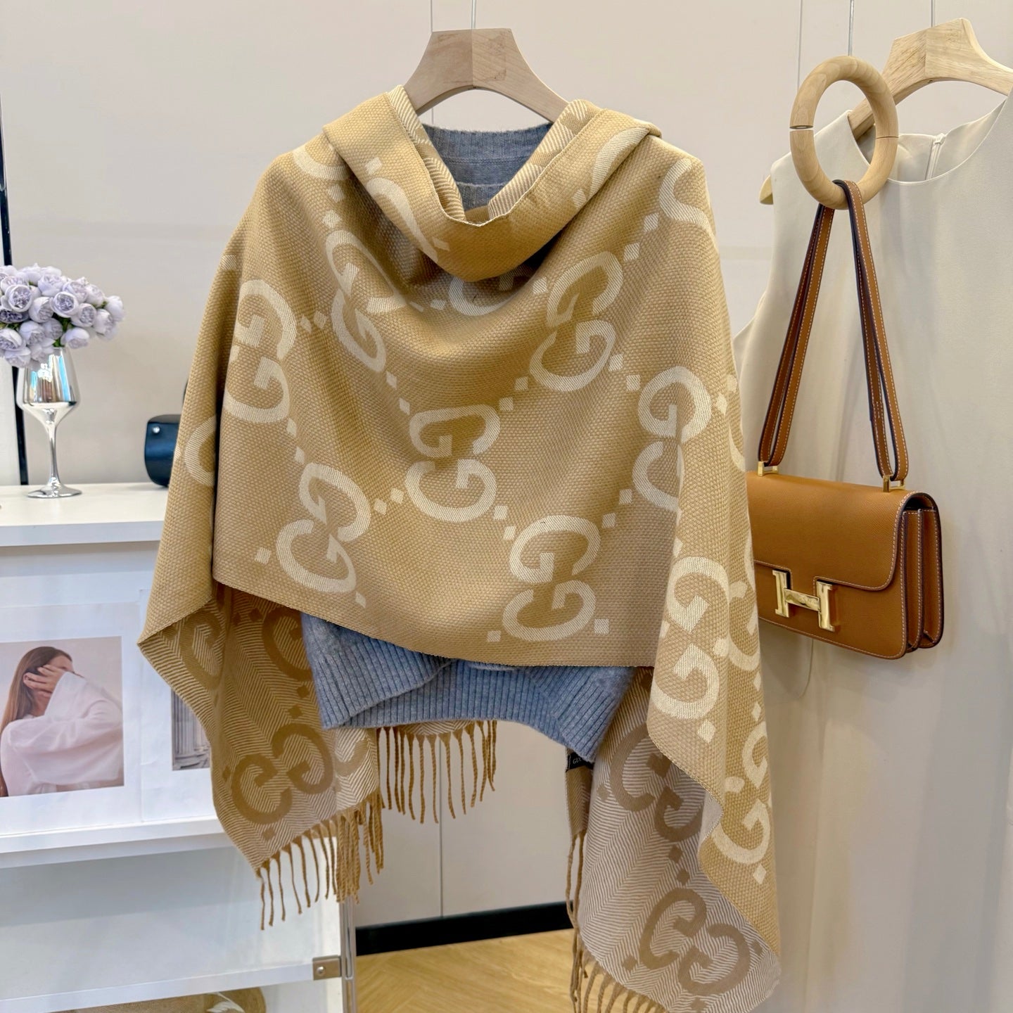 Fashionable GG Lettering Scarf