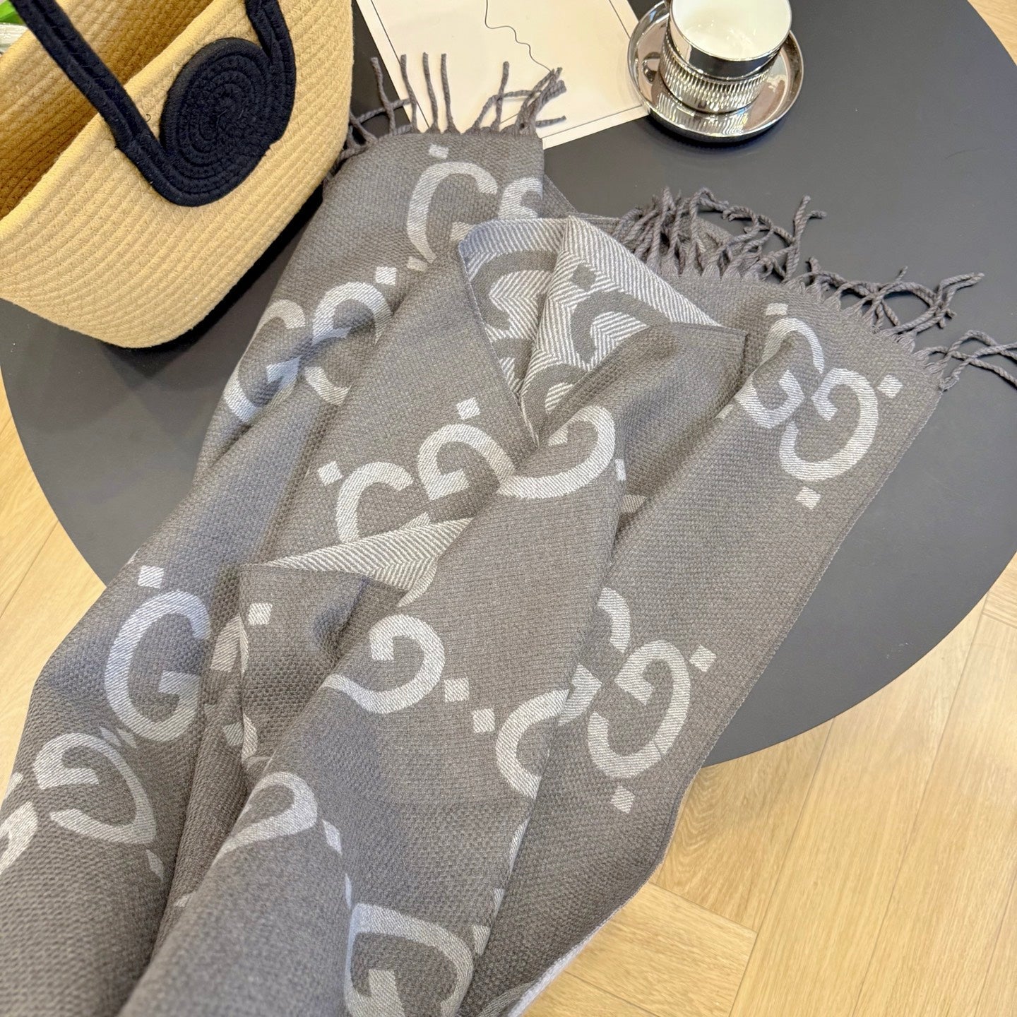 Fashionable GG Lettering Scarf