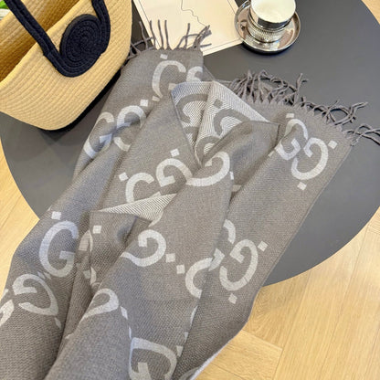 Fashionable GG Lettering Scarf