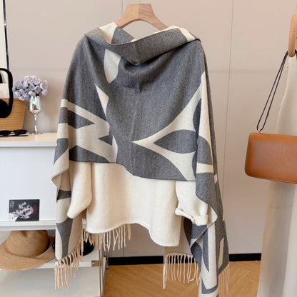 Fashionable Four-Leaf Clover Letter Scarf