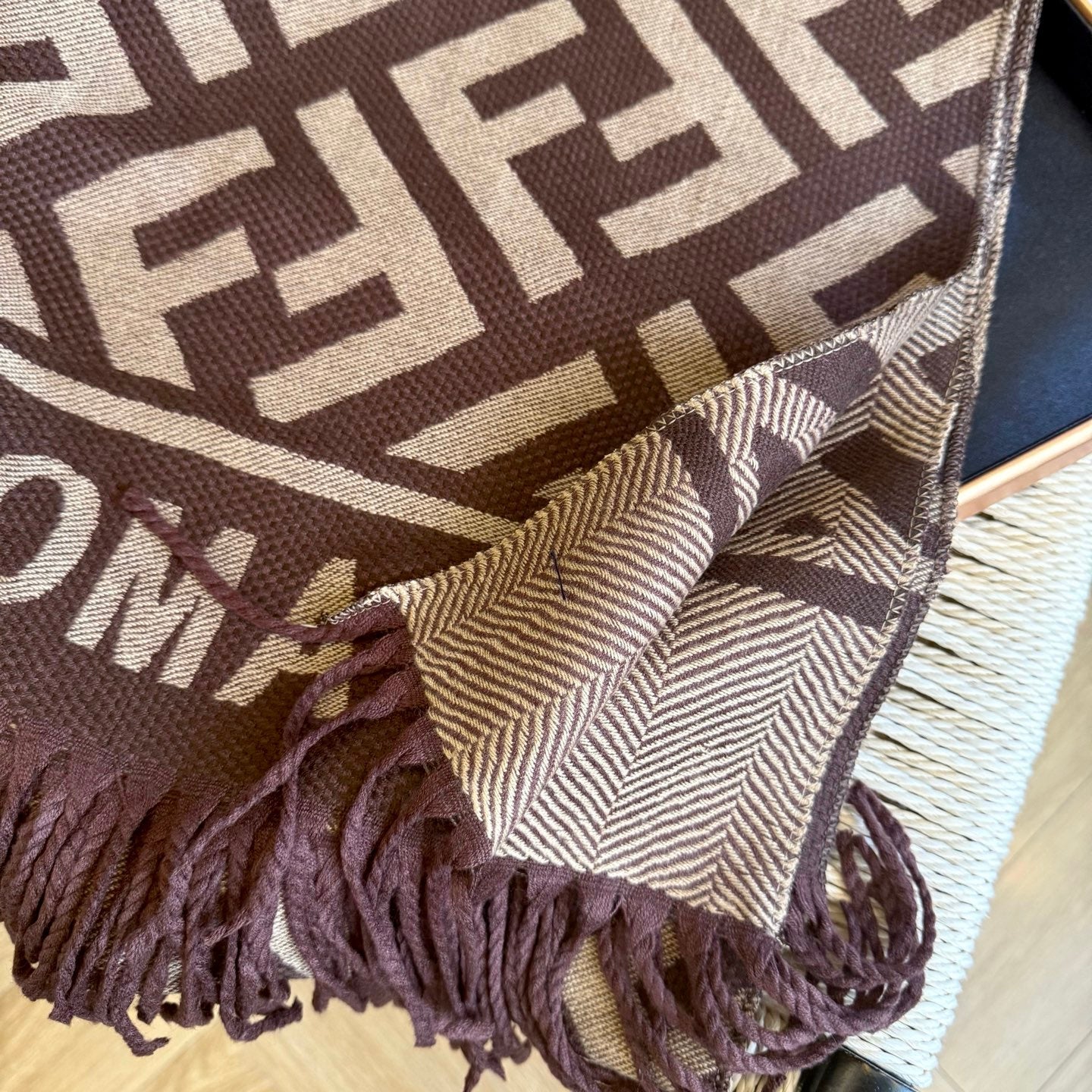 Fashionable FF Letter Scarf